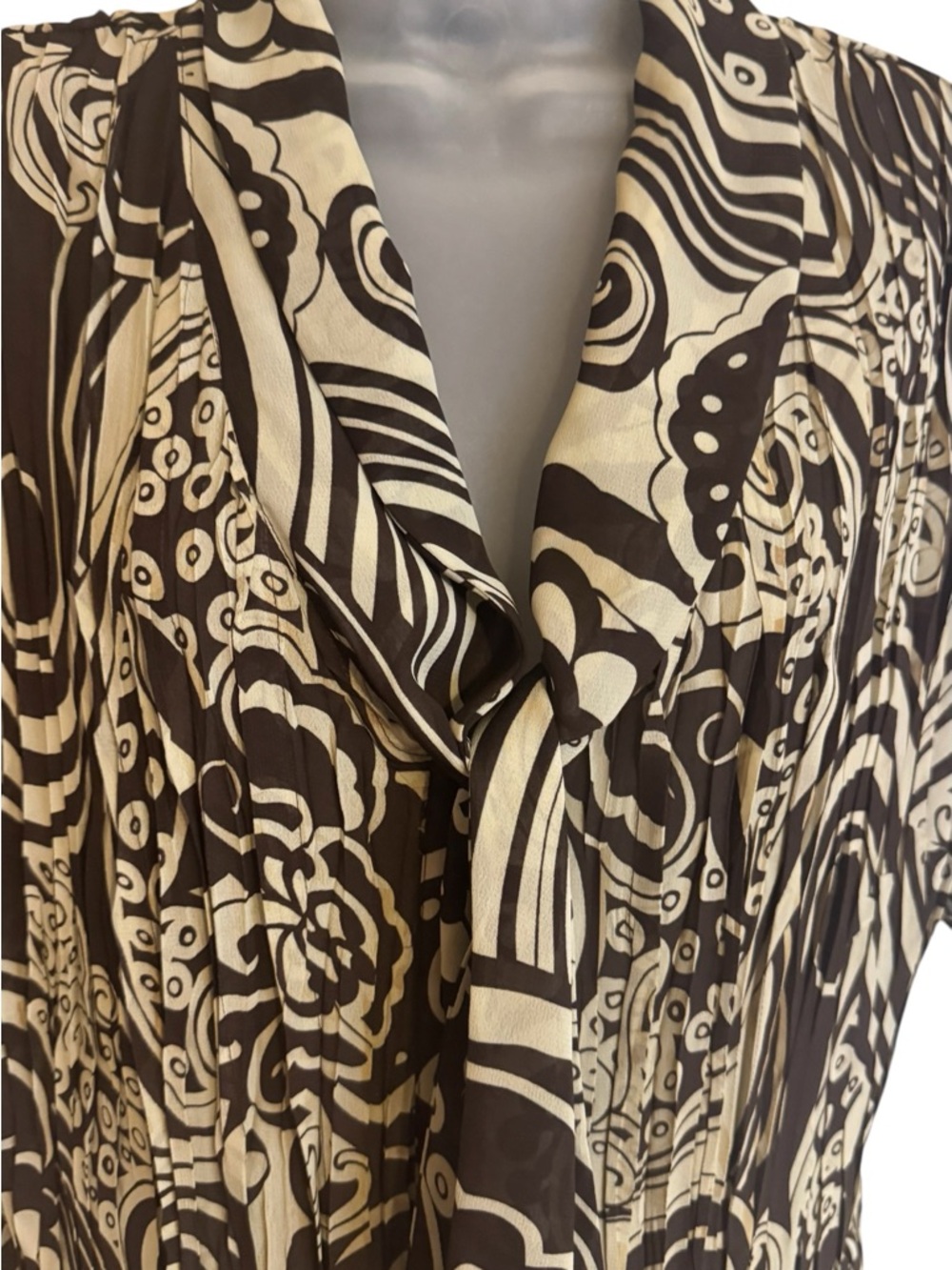 PRETTY Print Cap/Short Sleeve Blouse w/neckline tie detail   PLUS 18/20    #14 - Picture 2 of 9
